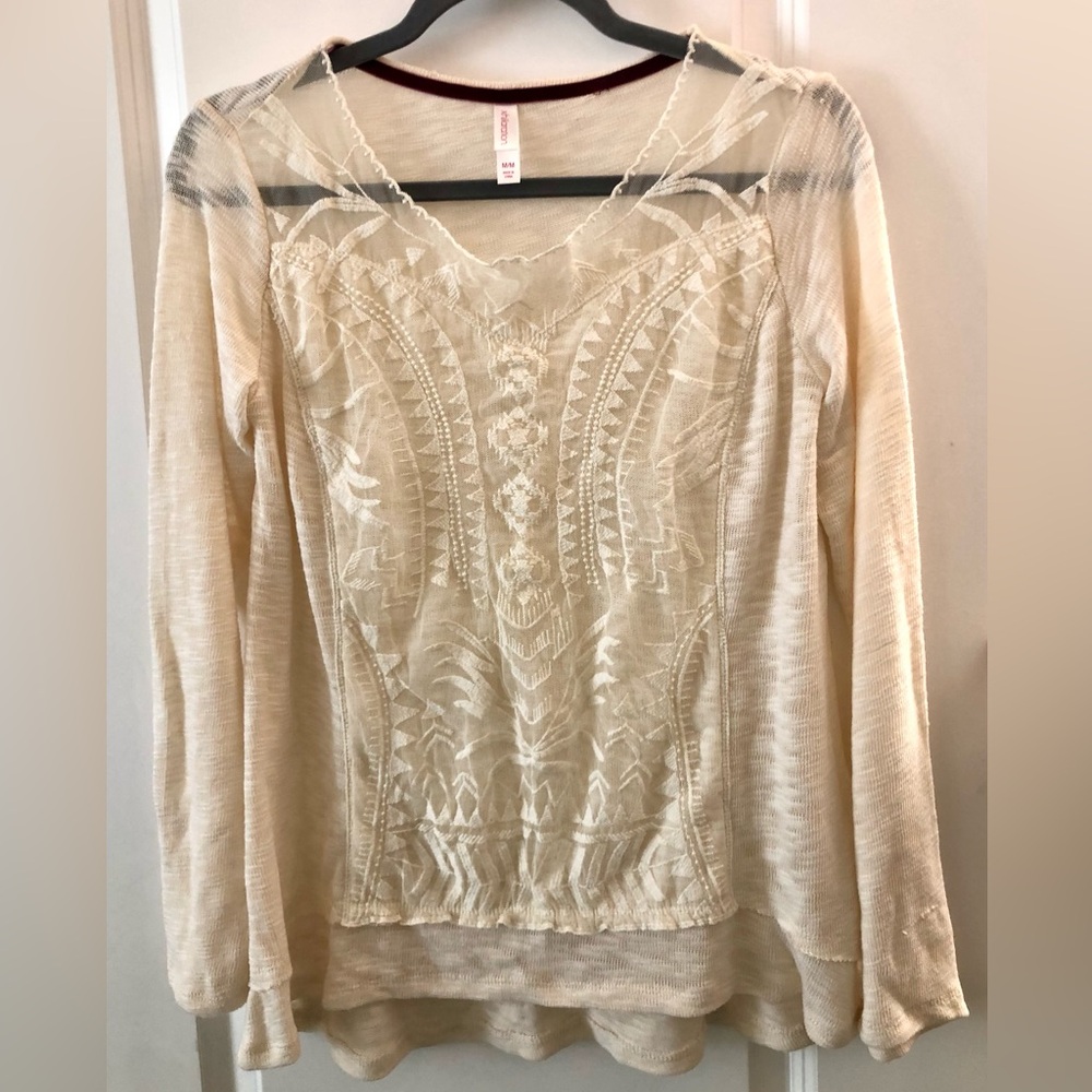 NWOT Hhiliration Medium Cream Lace Embroidered Top